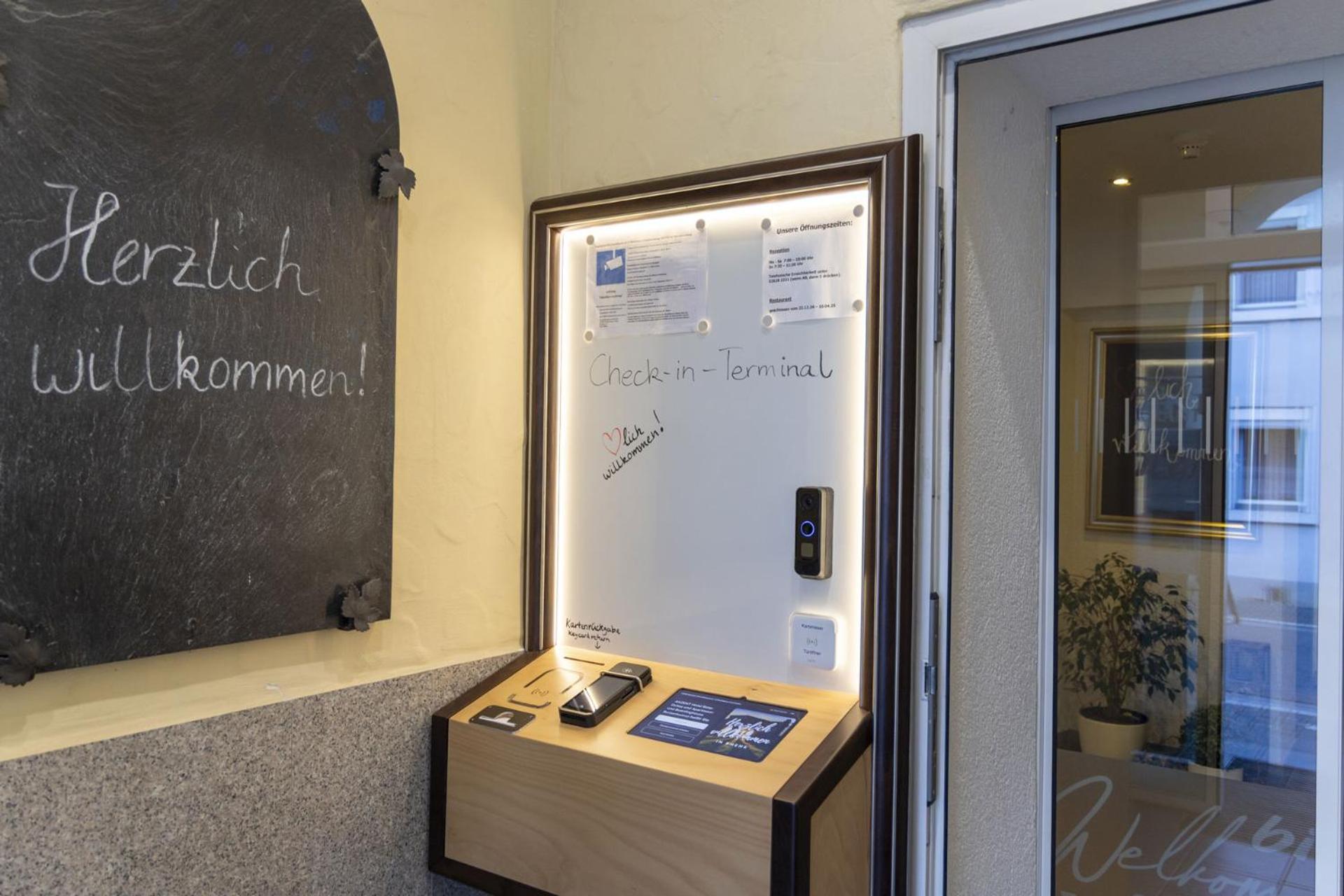 Akzent Hotel Restaurant Roter Ochse Rhens Bei Koblenz Экстерьер фото